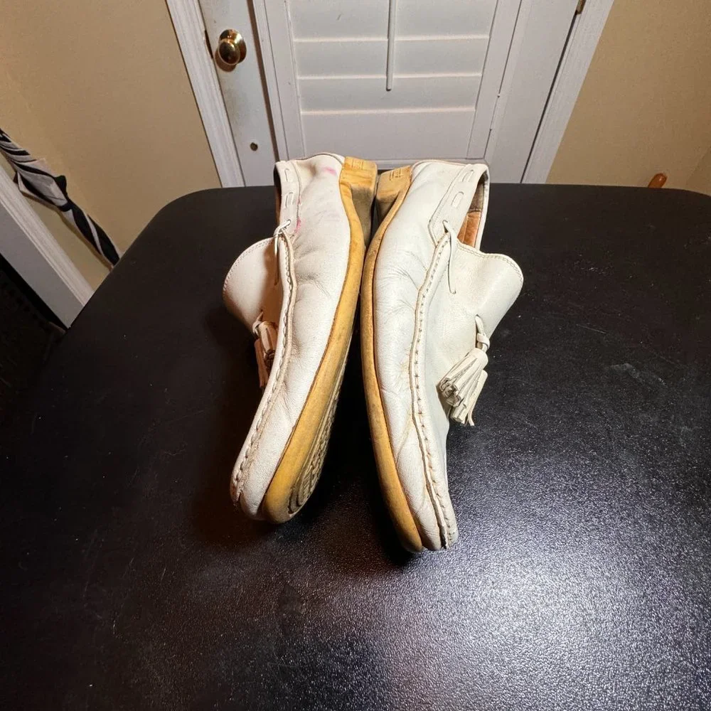 Bally size 9.5 cream mens leather shoes with tassels